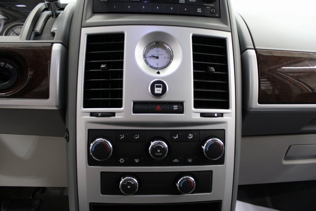 2010 Chrysler Town & Country Touring BRAUN HANDICAP LOWERED FLOOR VAN